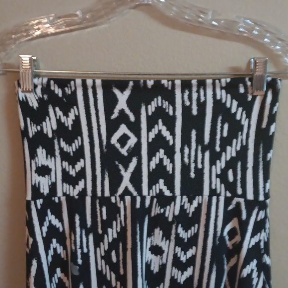 Lularole Skirt Size XSmall - Picture 2 of 5